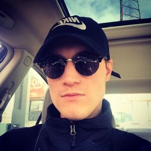 Meet your Posher, Cory